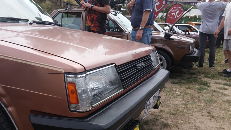 My Carolla-loving friend has been at pains to explain to me the difference between flat and slant nose cars. Here it is: captured for the ages